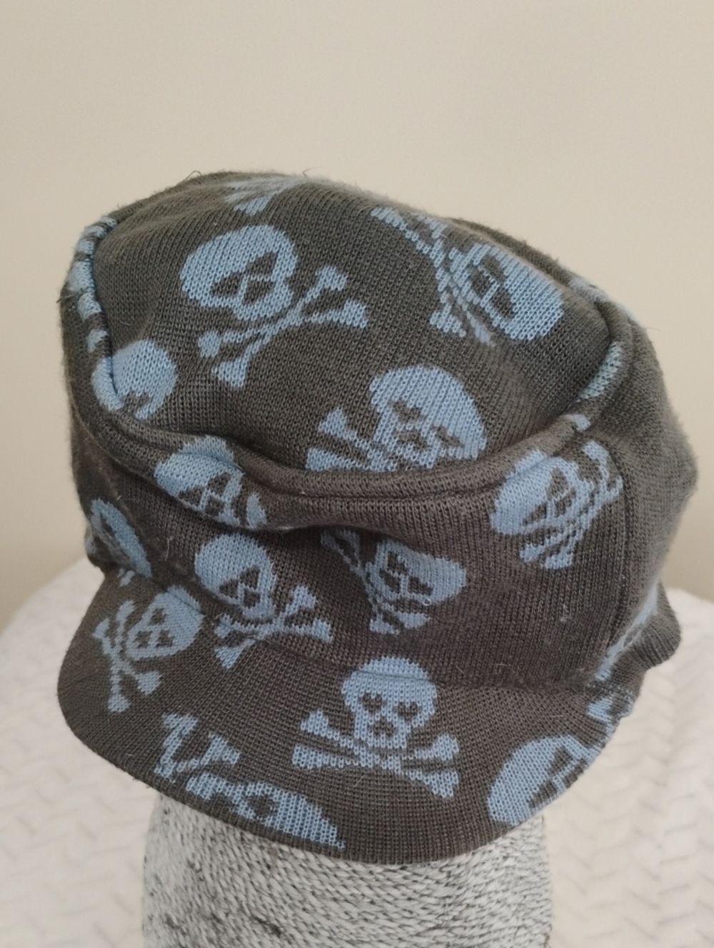 Kids Skull Pattern Knit Cap - Gray and Light Blue